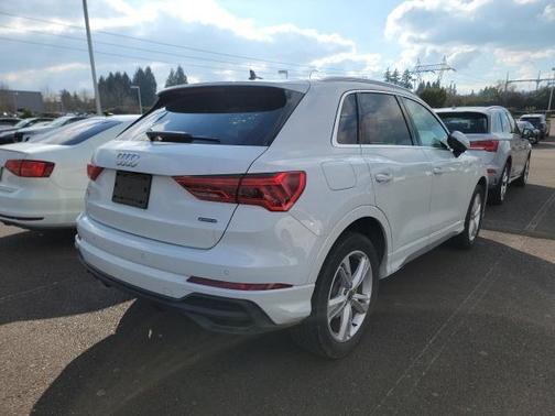 2023 Audi Q3 45 S line Premium Plus