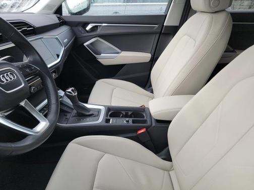 2024 Audi Q3 45 S line Premium Plus