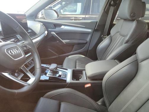 2023 Audi Q5 45 S line Prestige