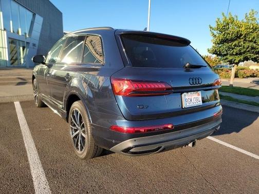 2023 Audi Q7 55 Premium Plus