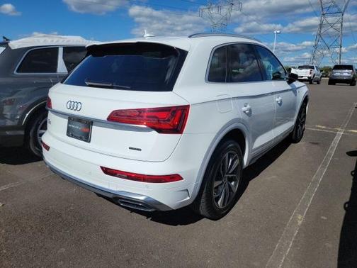 2022 Audi Q5 45 S line Premium Plus
