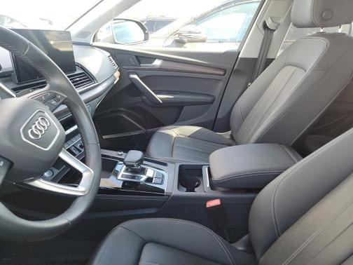 2022 Audi Q5 45 S line Premium Plus
