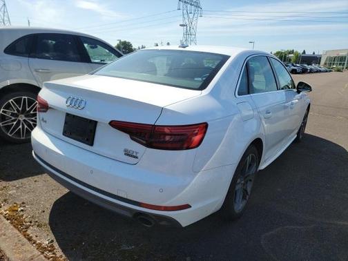 2017 Audi A4 2.0T Prestige