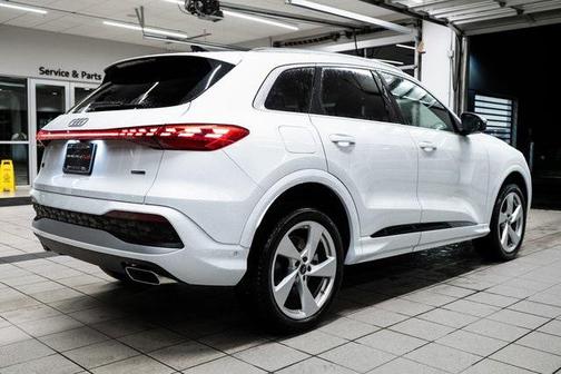 2025 Audi Q5 Premium Plus