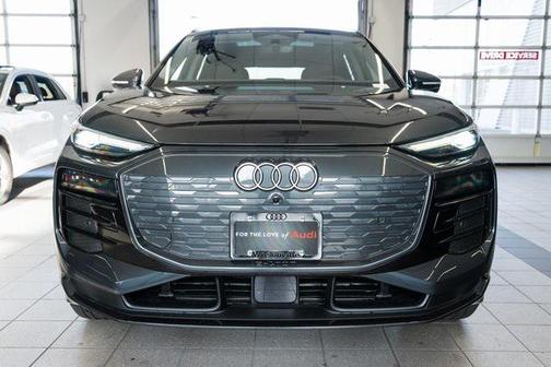 2025 Audi Q6 e-tron Premium quattro