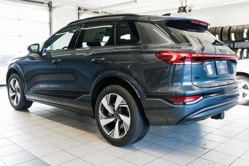 2025 Audi Q6 e-tron Premium quattro