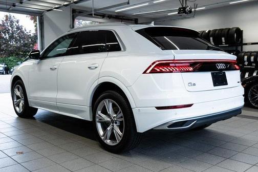2022 Audi Q8 55 Premium Plus