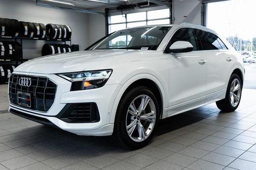 2022 Audi Q8 55 Premium Plus