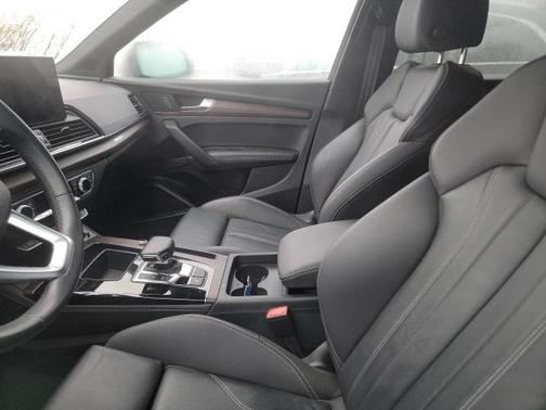 2023 Audi Q5 45 S line Premium Plus