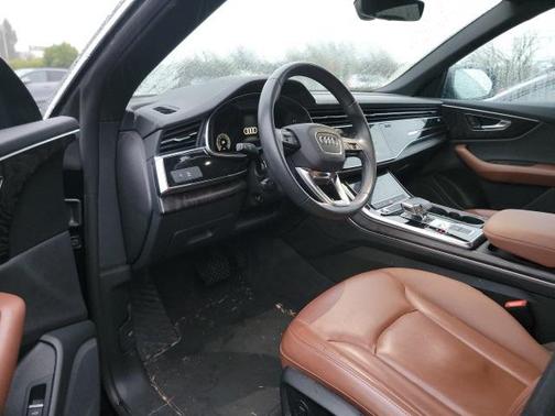 2023 Audi Q8 55 Premium