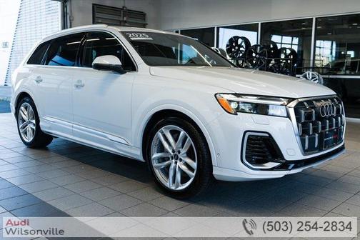 2025 Audi Q7 55 Premium Plus