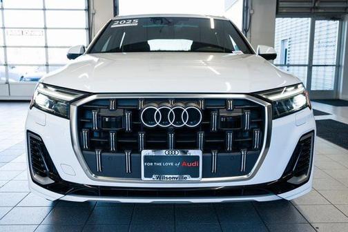 2025 Audi Q7 55 Premium Plus