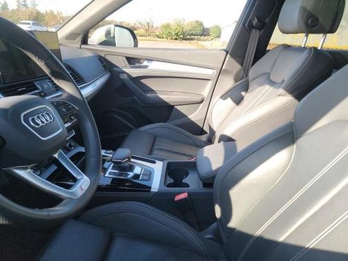 2024 Audi Q5 45 S line Premium Plus