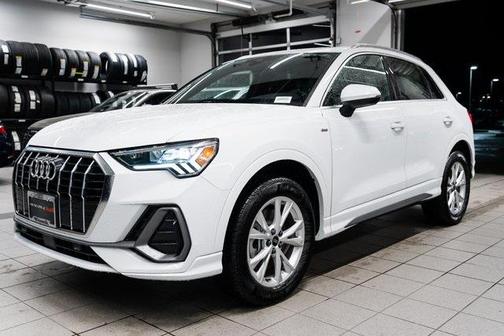 2025 Audi Q3 Premium 45 TFSI S line quattro Tiptronic