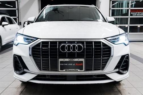 2025 Audi Q3 Premium 45 TFSI S line quattro Tiptronic