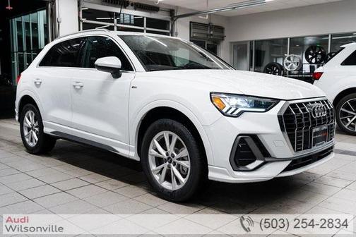 2025 Audi Q3 Premium 45 TFSI S line quattro Tiptronic