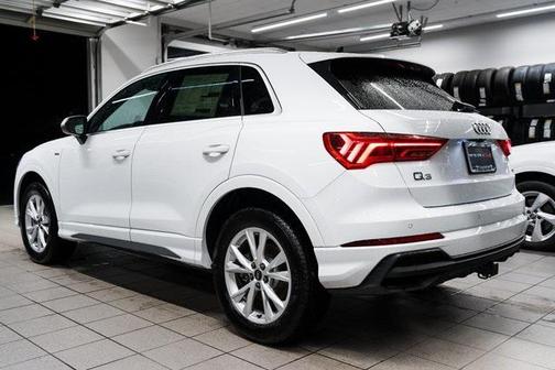 2025 Audi Q3 Premium 45 TFSI S line quattro Tiptronic