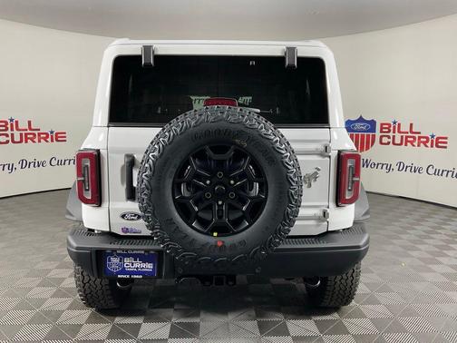 OXFORD WHITE 2026 Ford Bronco Badlands