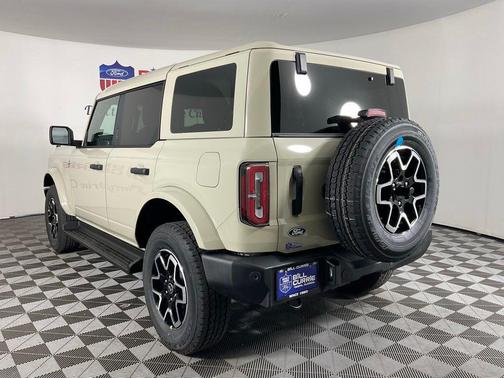 DESERT SAND 2026 Ford Bronco Outer Banks