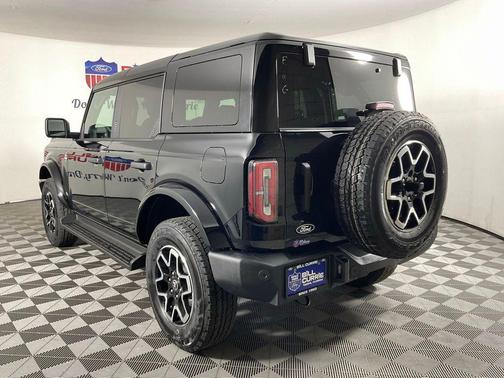 SHADOW BLACK 2026 Ford Bronco Outer Banks