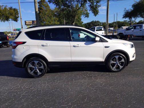 White Platinum Metallic Tri-Coat 2018 Ford Escape SEL