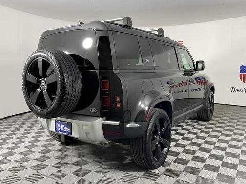 2022 Land Rover Defender 110 SE