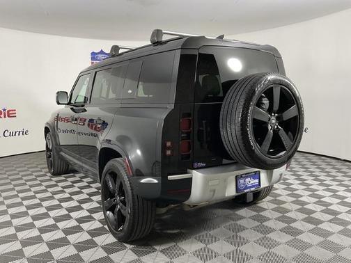 2022 Land Rover Defender 110 SE