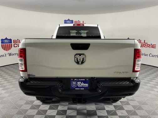 2022 RAM 3500 Tradesman Crew Cab 4x4 8' Box