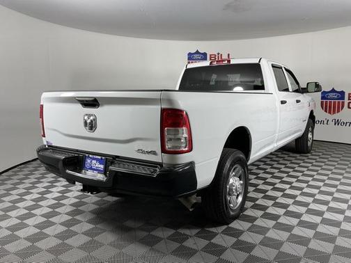 2022 RAM 3500 Tradesman Crew Cab 4x4 8' Box
