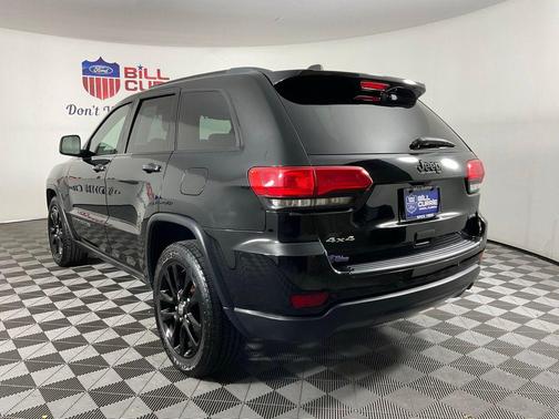 Diamond Black Crystal Pearlcoat 2017 Jeep Grand Cherokee Limited