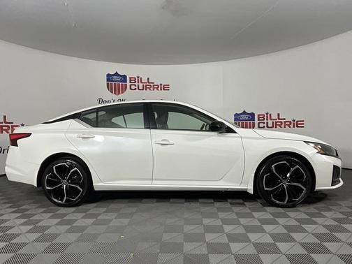 2023 Nissan Altima SR Intelligent AWD