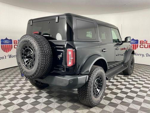 SHADOW BLACK 2026 Ford Bronco Outer Banks