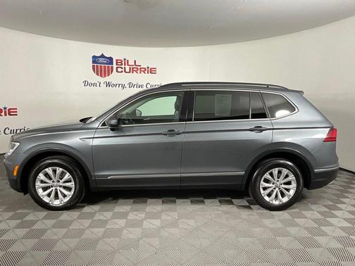Platinum Gray Metallic 2018 Volkswagen Tiguan 2.0T SE