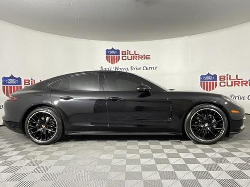 2019 Porsche Panamera 4
