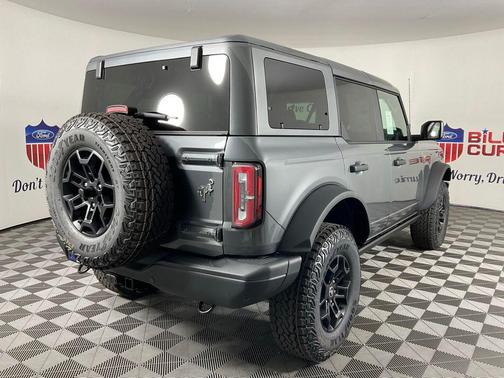 Carbonized Gray Metallic 2026 Ford Bronco Badlands