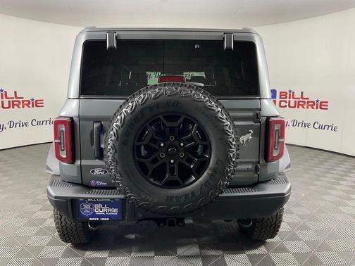 Carbonized Gray Metallic 2026 Ford Bronco Badlands