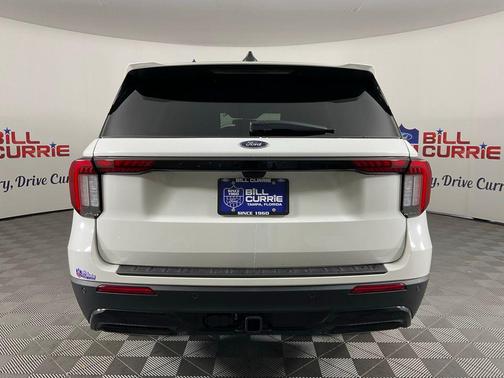 Star White Metallic Tri-Coat 2026 Ford Explorer ST-Line