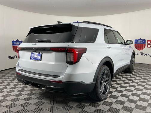 Space White Metallic 2026 Ford Explorer ST-Line