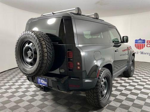 2022 Land Rover Defender 90 Standard