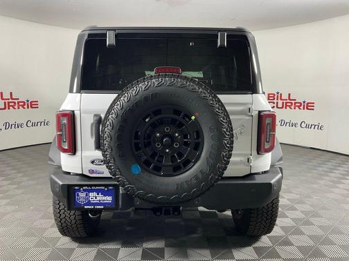OXFORD WHITE 2026 Ford Bronco Outer Banks