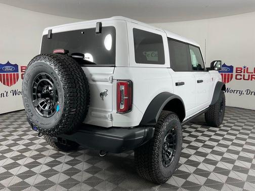 Oxford White 2026 Ford Bronco Badlands