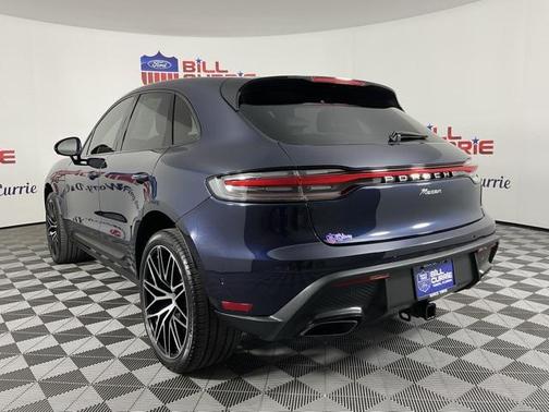 2023 Porsche Macan Base