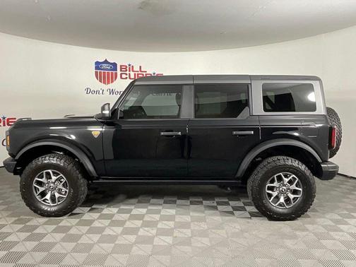 SHADOW BLACK 2024 Ford Bronco Badlands