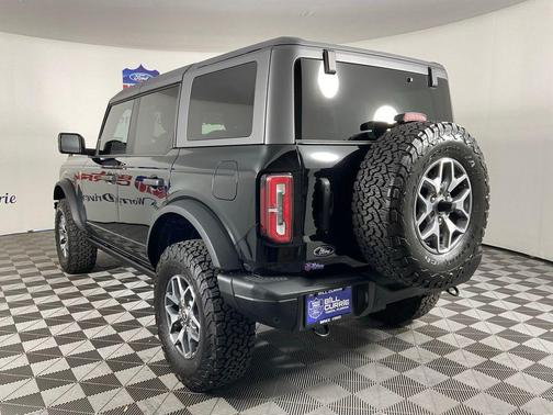 SHADOW BLACK 2024 Ford Bronco Badlands