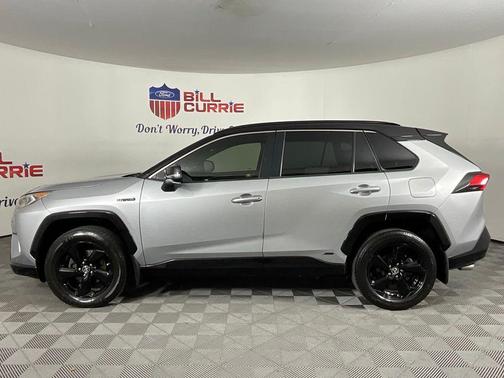 Silver Sky Metallic w/Black Roof 2019 Toyota RAV4 Hybrid SE