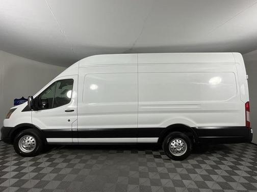 2022 Ford Transit-250 Base