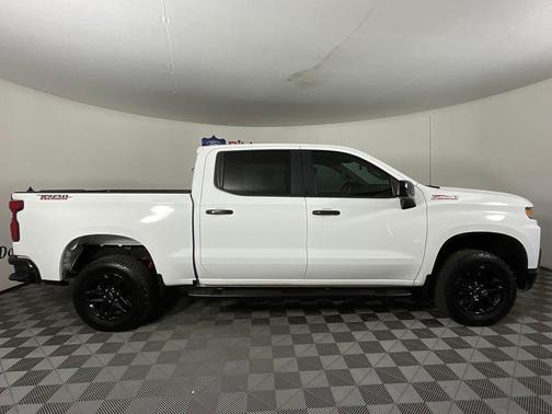Summit White 2020 Chevrolet Silverado 1500 Custom Trail Boss