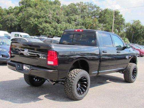 2019 RAM 1500 SLT