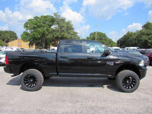 2019 RAM 1500 SLT