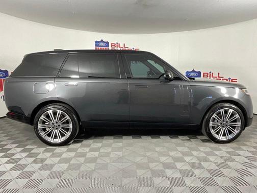 2025 Land Rover Range Rover P400 SE 7 Seat